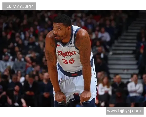 马库斯斯马特的篮球之路与个人成长历程探讨